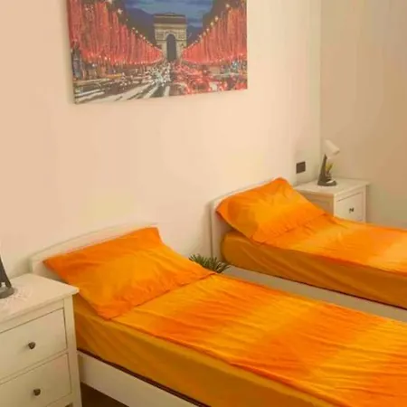 - Two Bedrooms - Netflix & Wifi Apartmán Padova